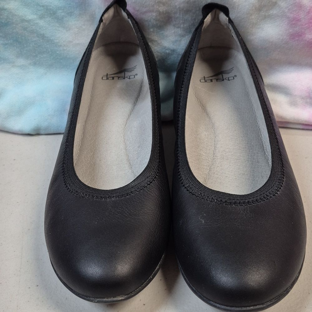 Dansko Size 40 Black Leather Flat - NWOT - Picture 2 of 8